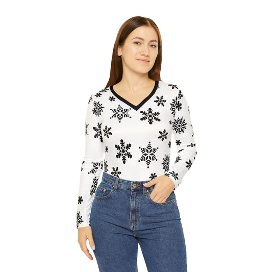 Women's Long Sleeve V-neck Shirt (AOP)/White/Black Snowflakes/Holiday