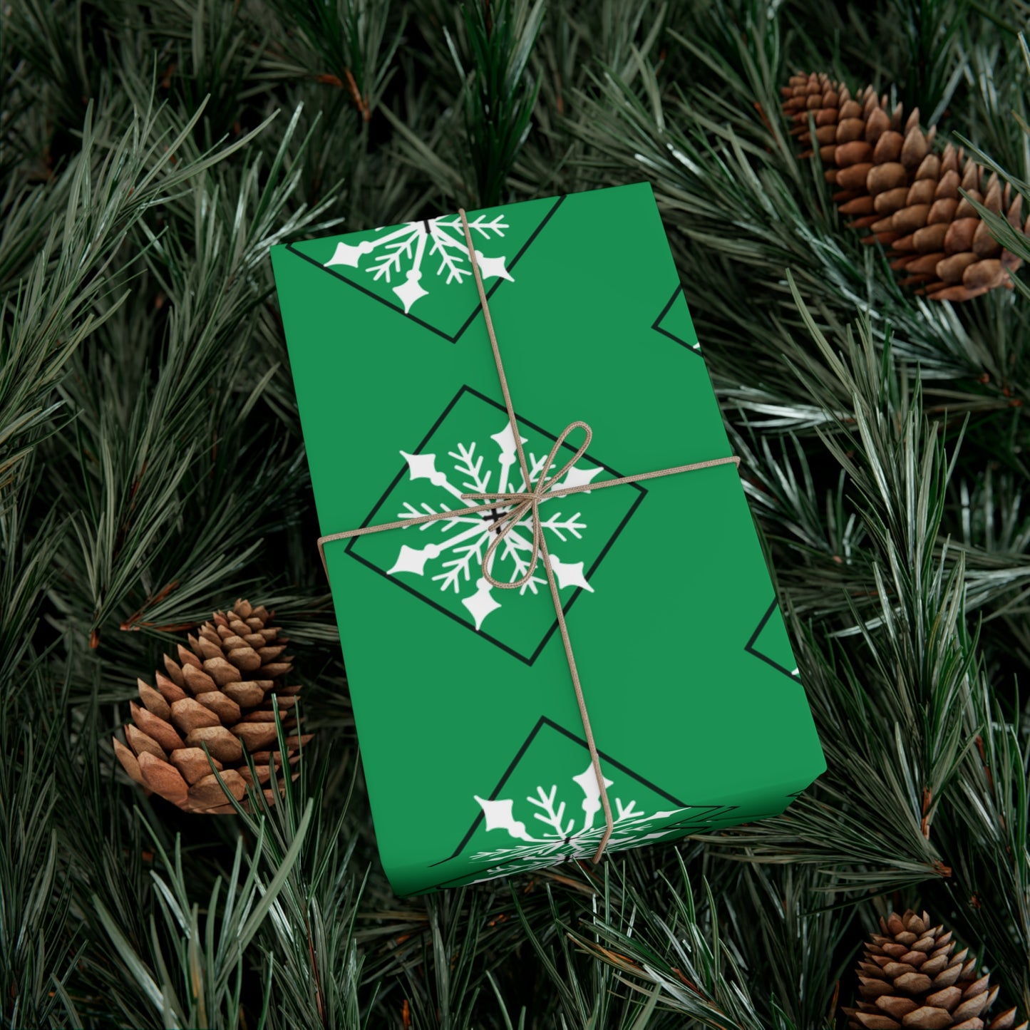 Holiday Gift Wrap Papers/White Snowflake/ Green