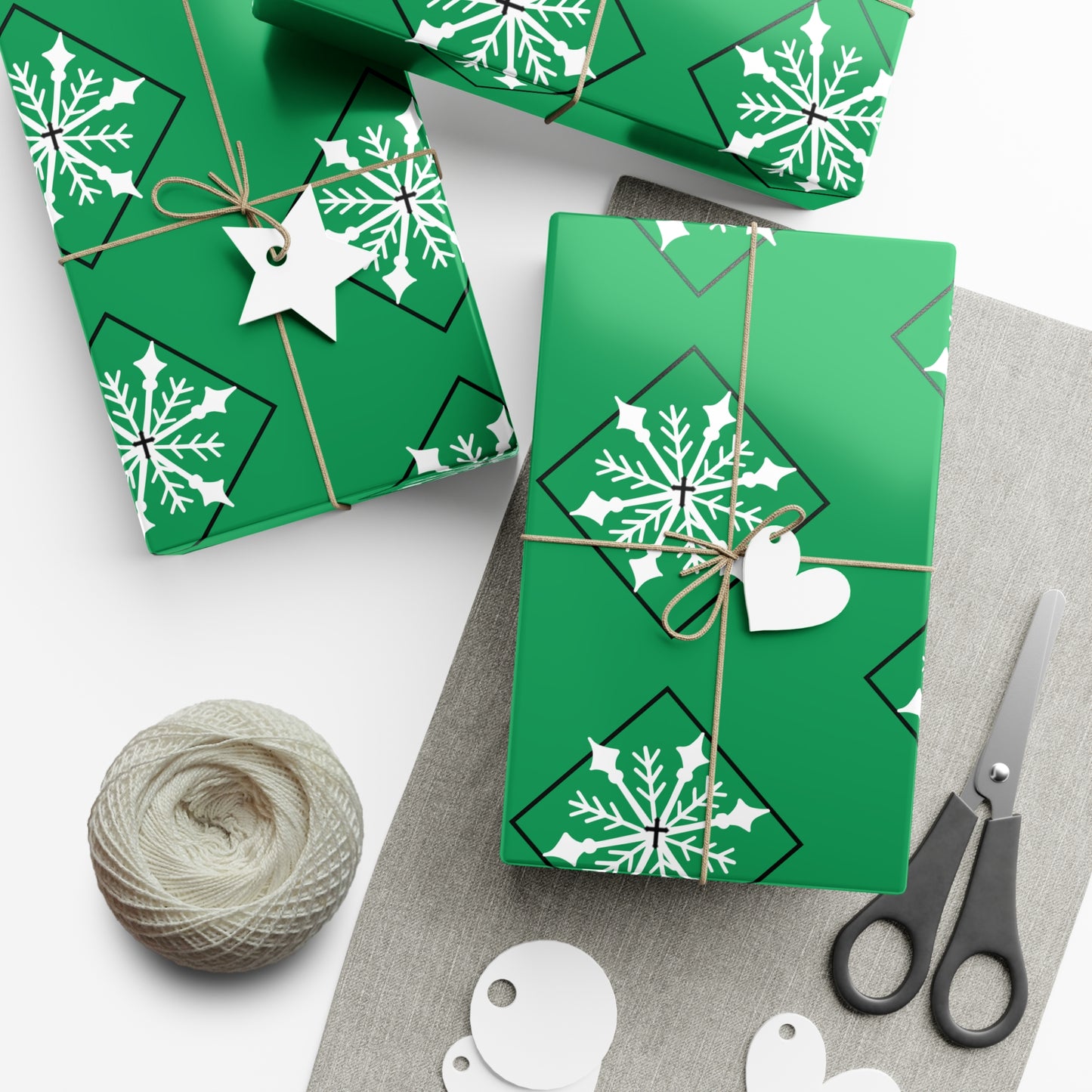 Holiday Gift Wrap Papers/White Snowflake/ Green