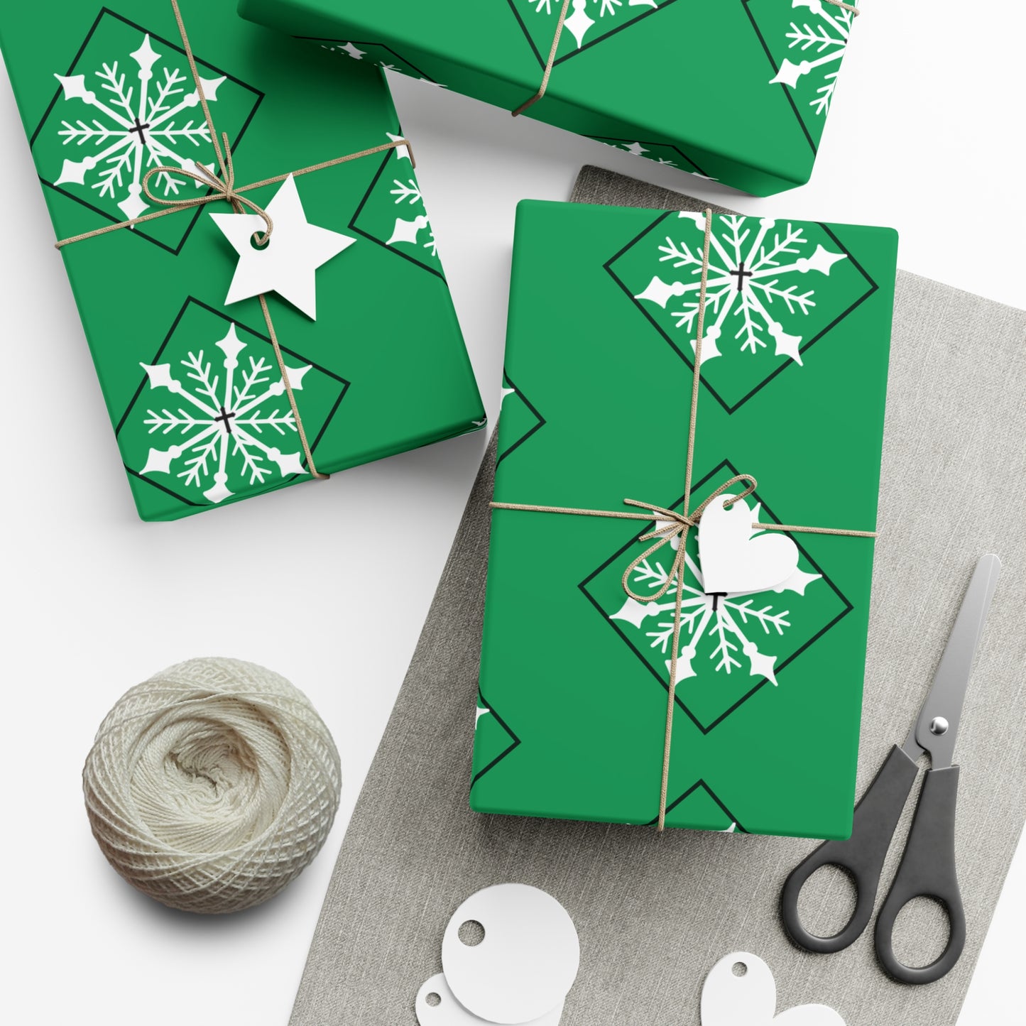 Holiday Gift Wrap Papers/White Snowflake/ Green