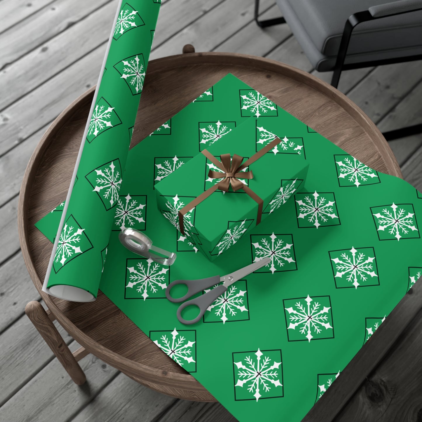 Holiday Gift Wrap Papers/White Snowflake/ Green