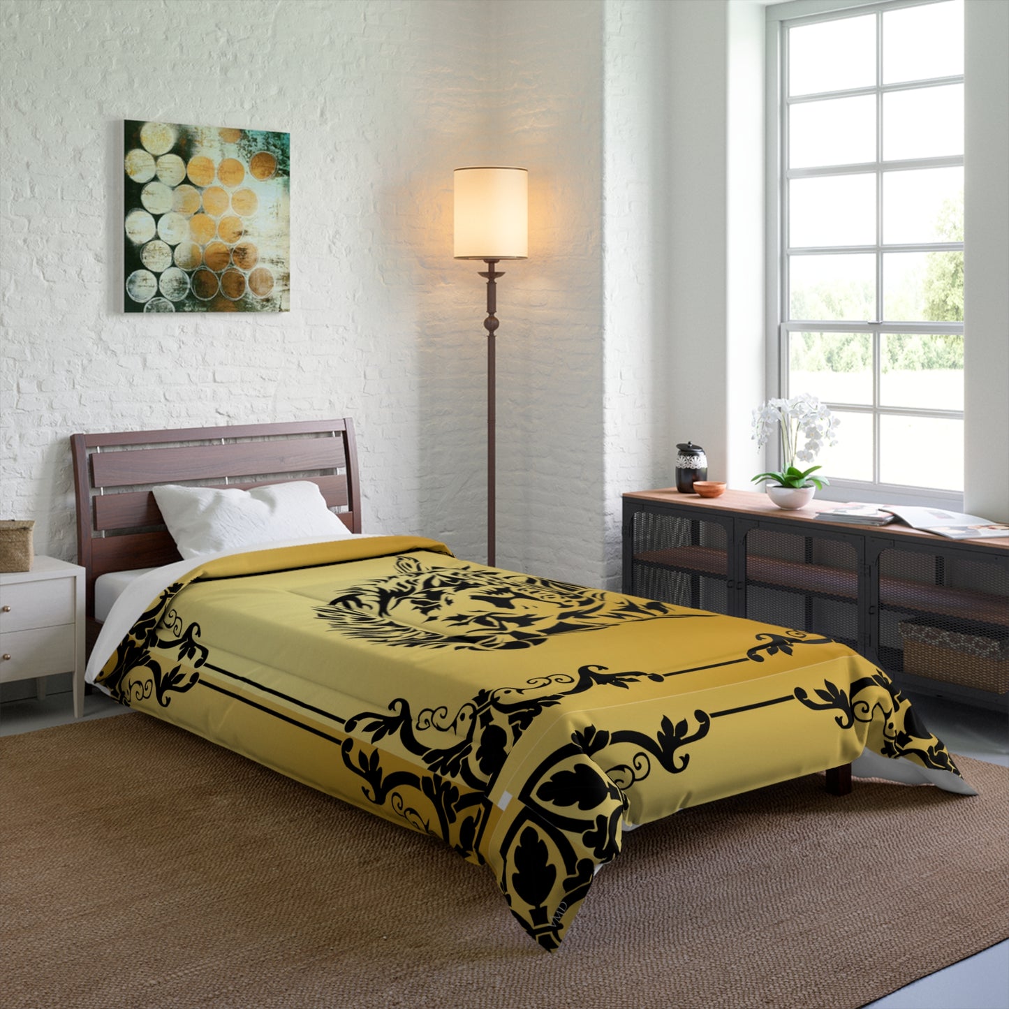 Comforter/Lion/Gold Background