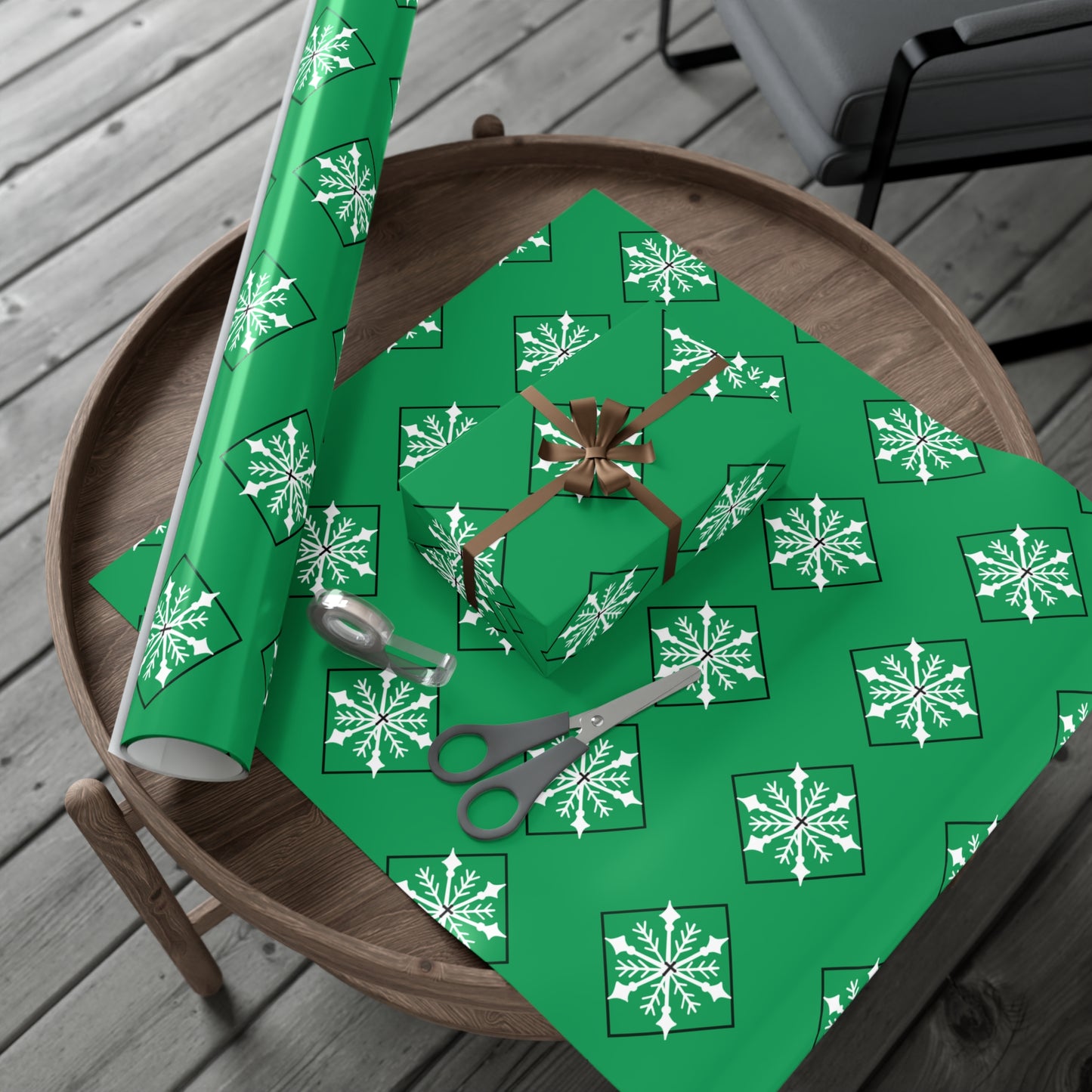 Holiday Gift Wrap Papers/White Snowflake/ Green