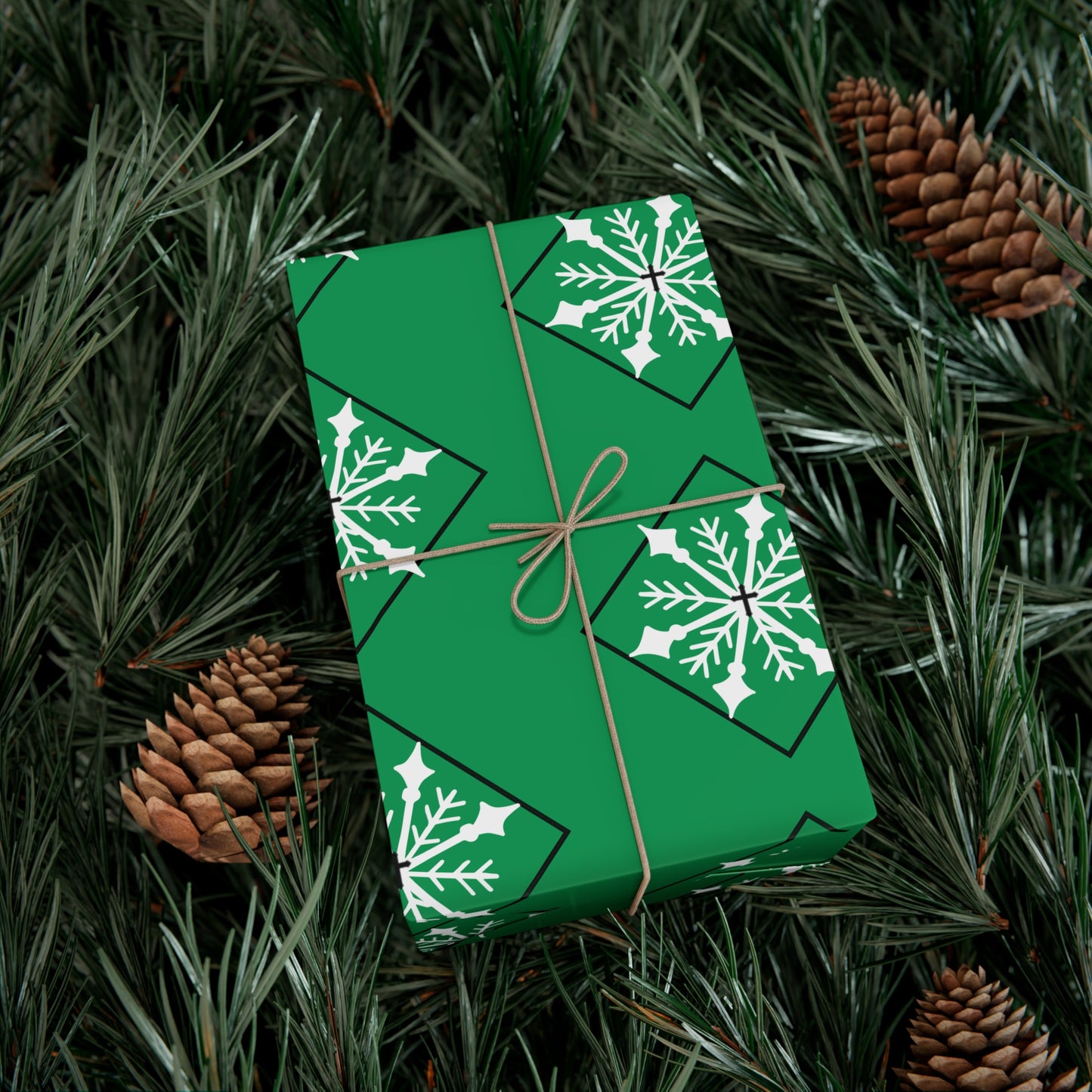 Holiday Gift Wrap Papers/White Snowflake/ Green