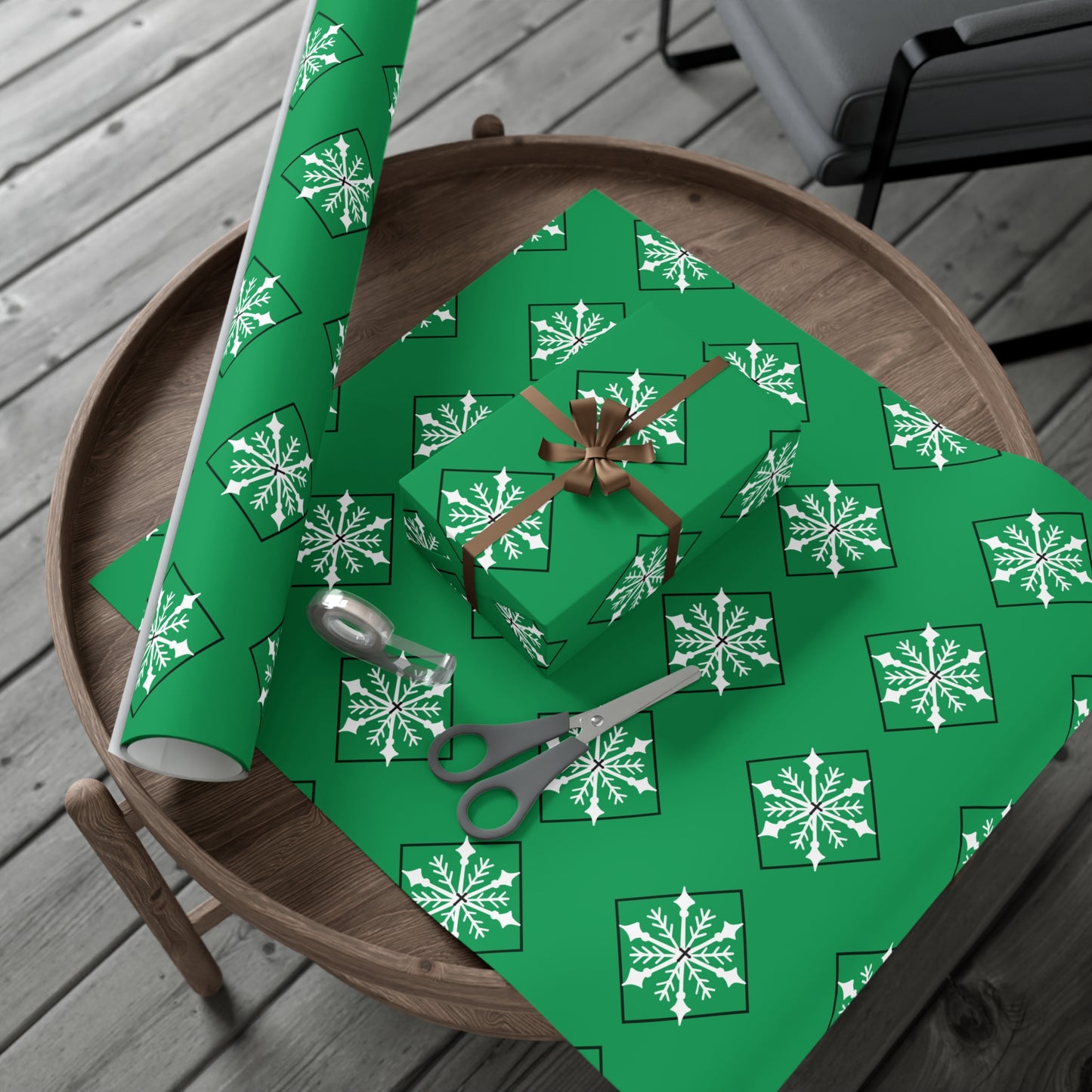 Holiday Gift Wrap Papers/White Snowflake/ Green